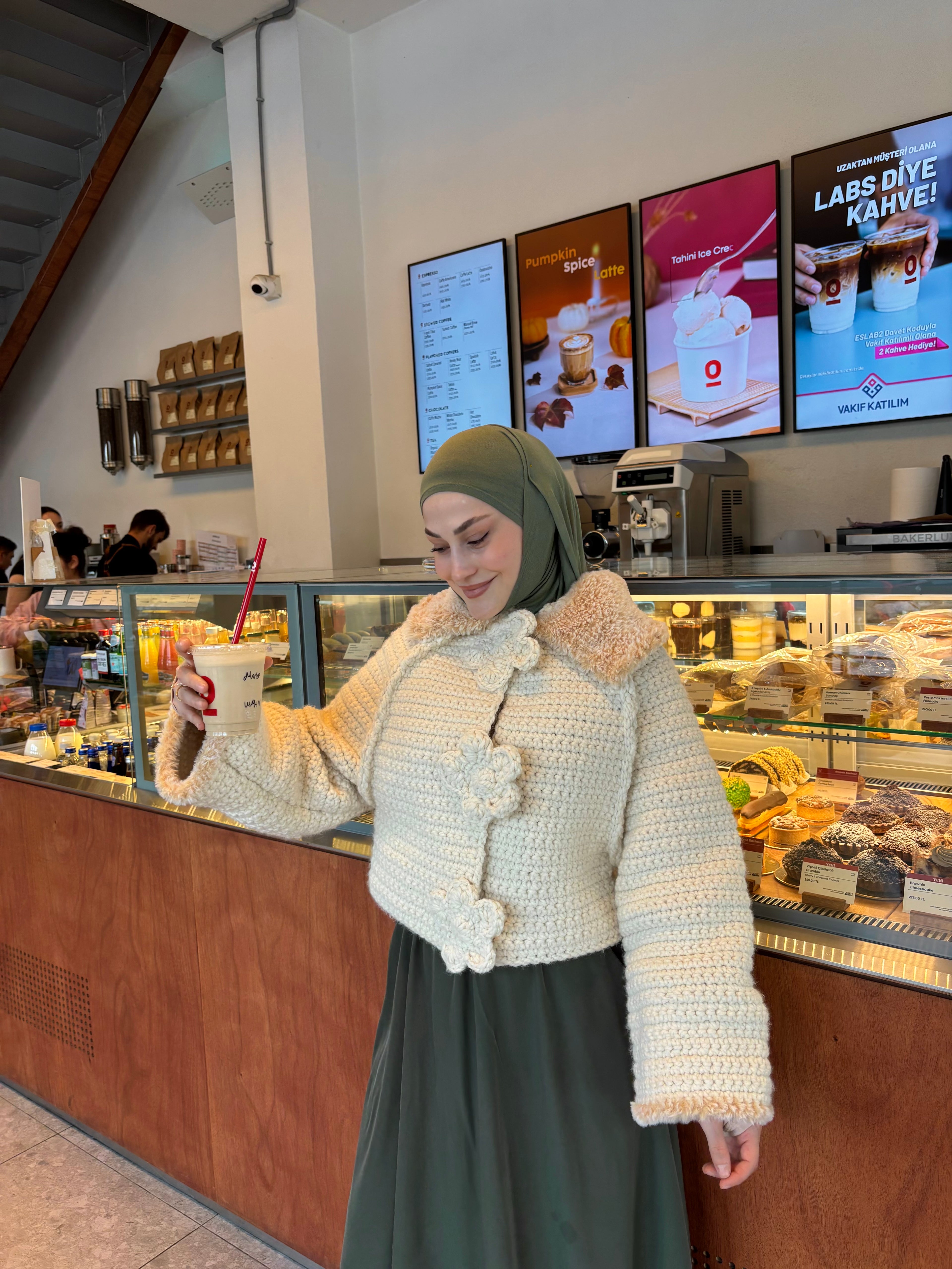 Soft Daisy El Örgüsü Hırka