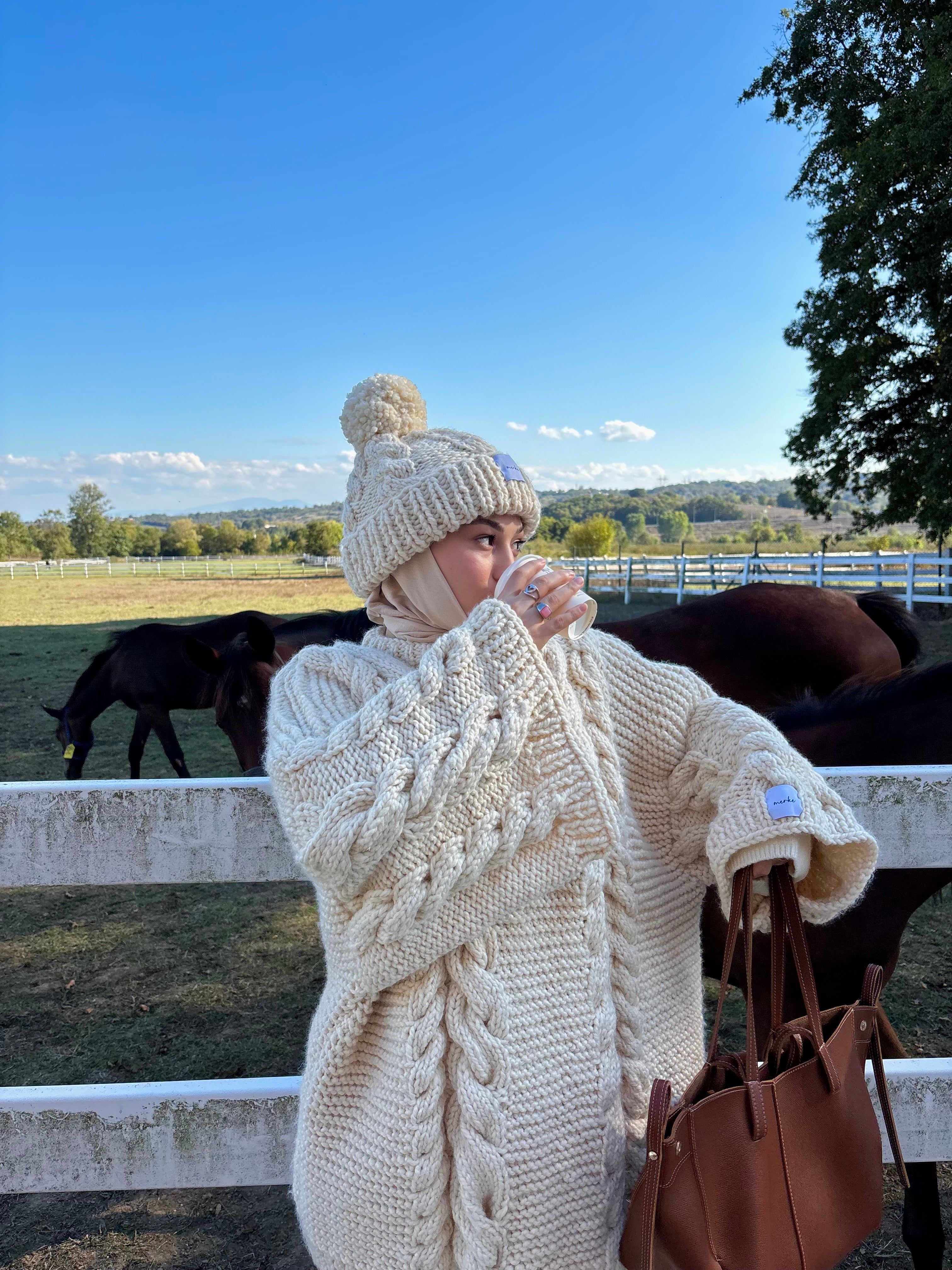 Cream El Örgüsü Kazak