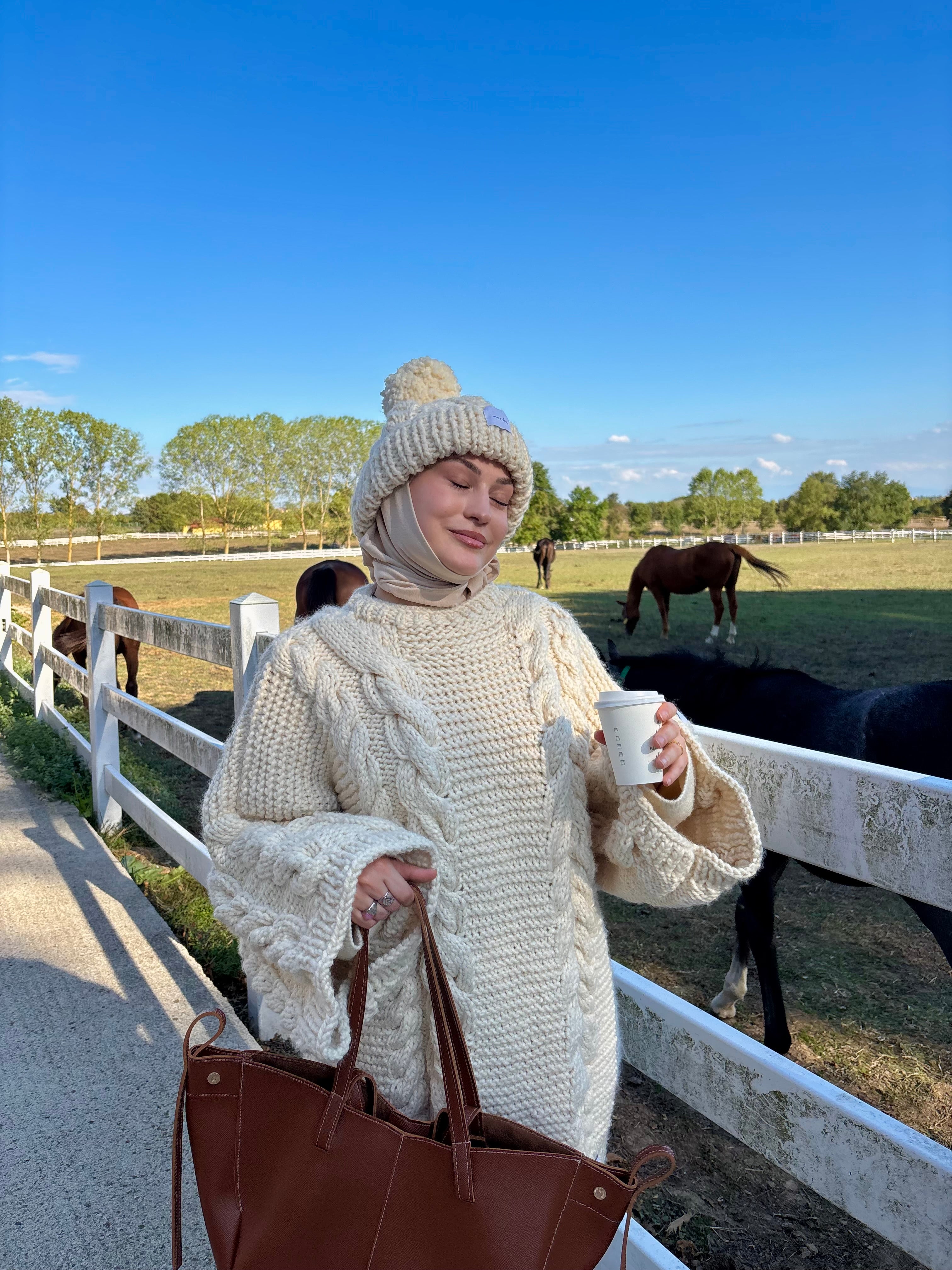 Cream El Örgüsü Kazak