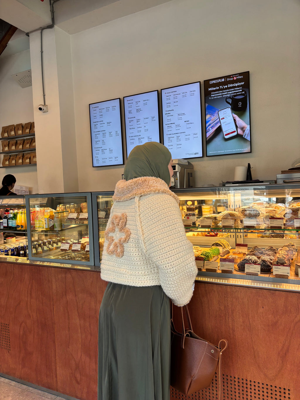 Soft Daisy El Örgüsü Hırka