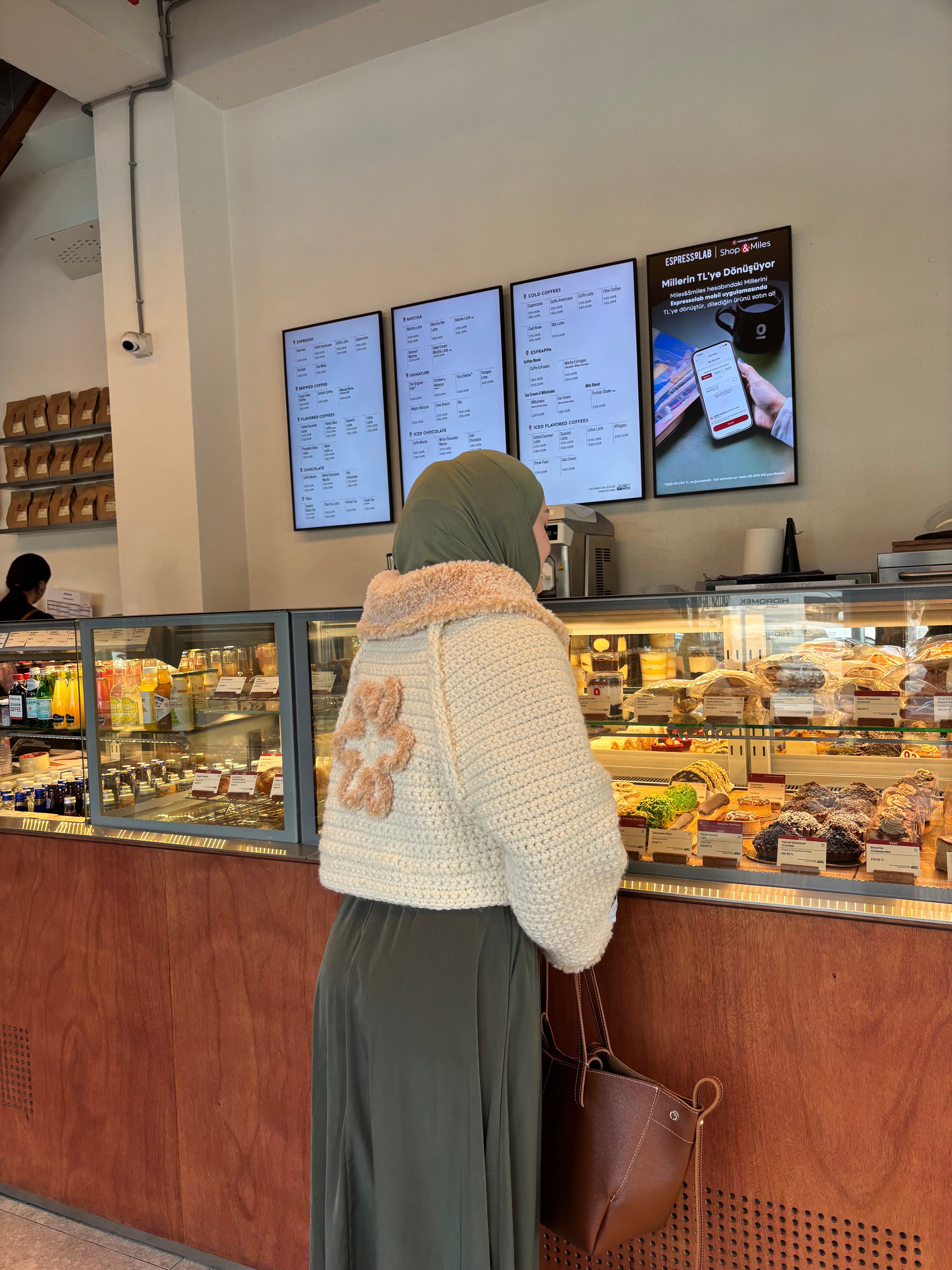 Soft Daisy El Örgüsü Hırka