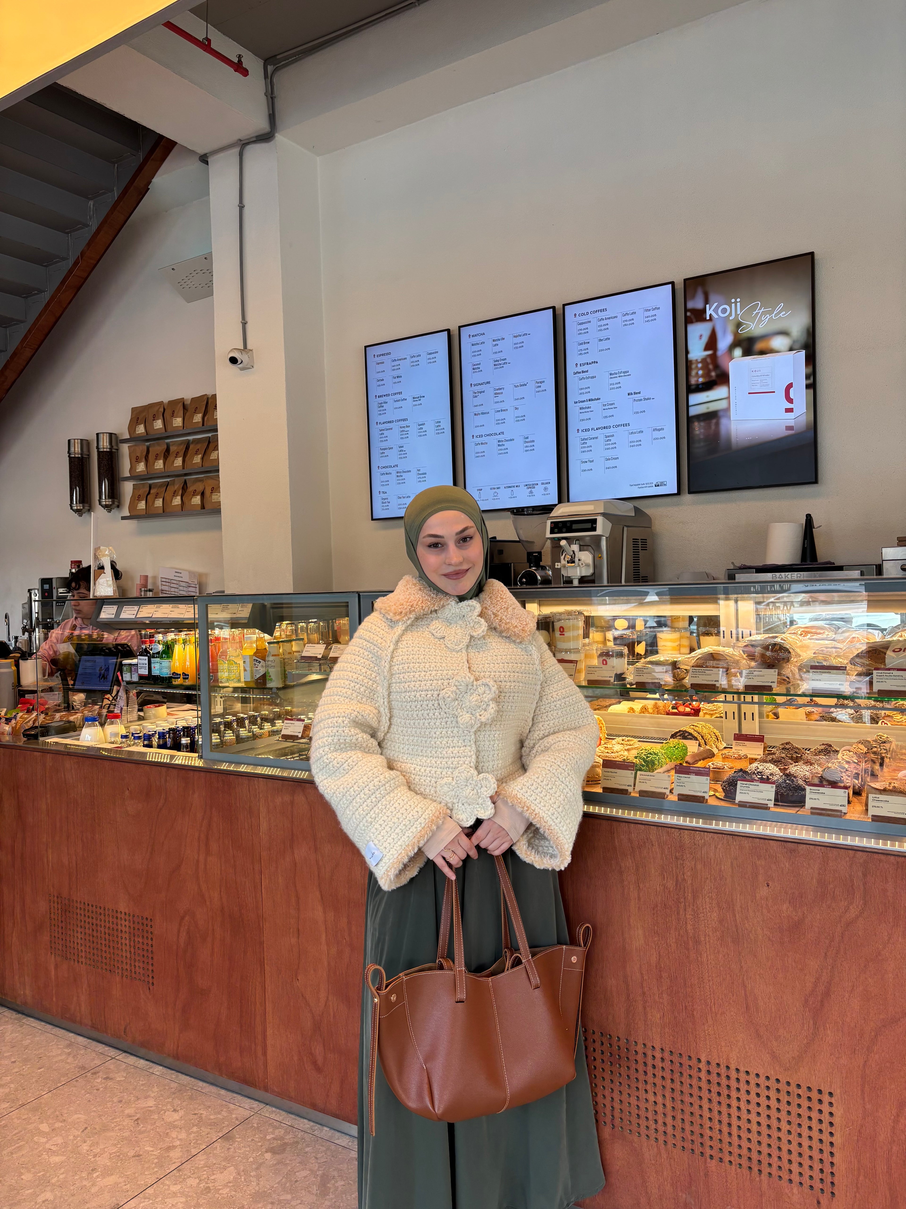 Soft Daisy El Örgüsü Hırka