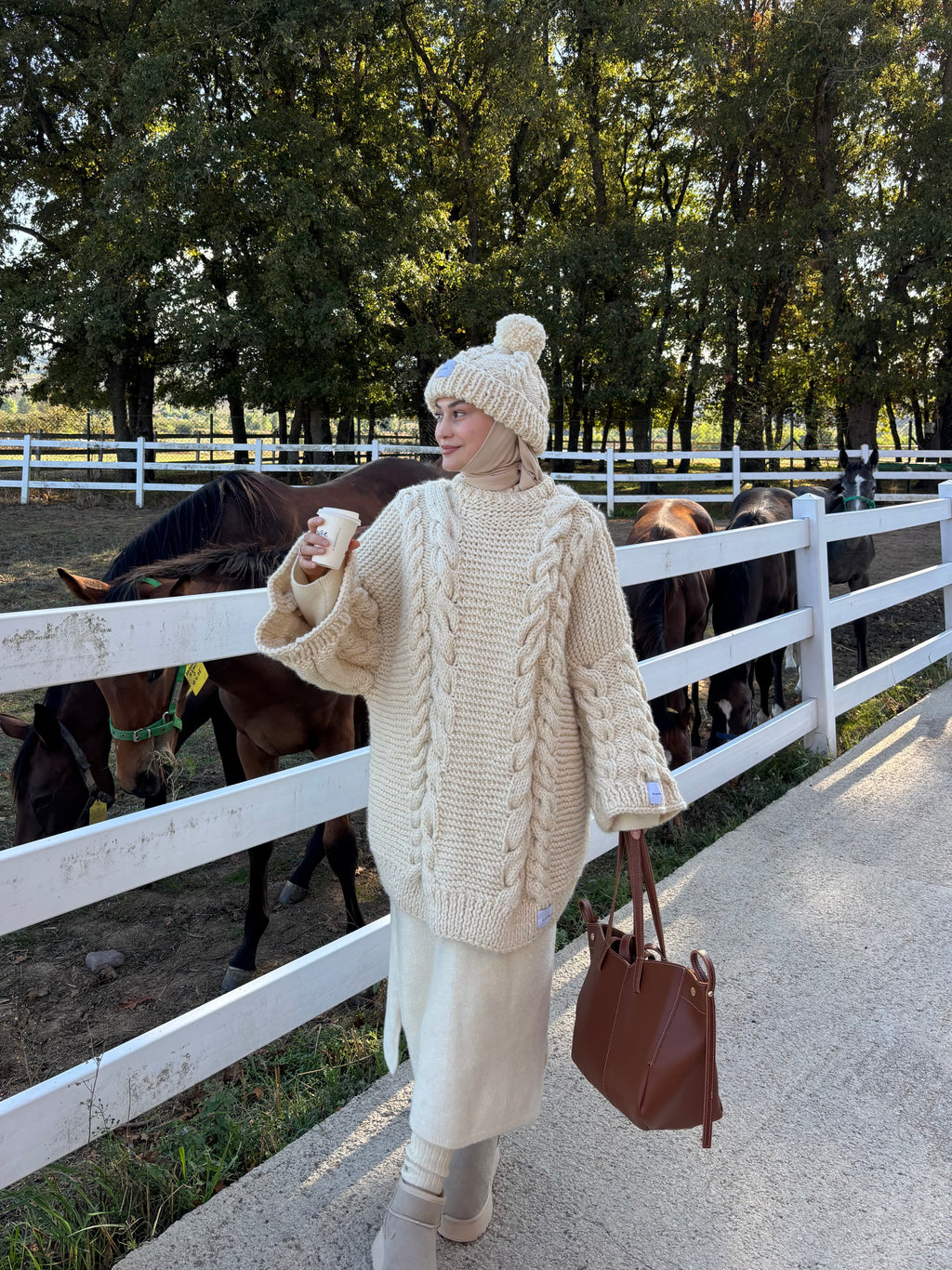 Cream El Örgüsü Kazak