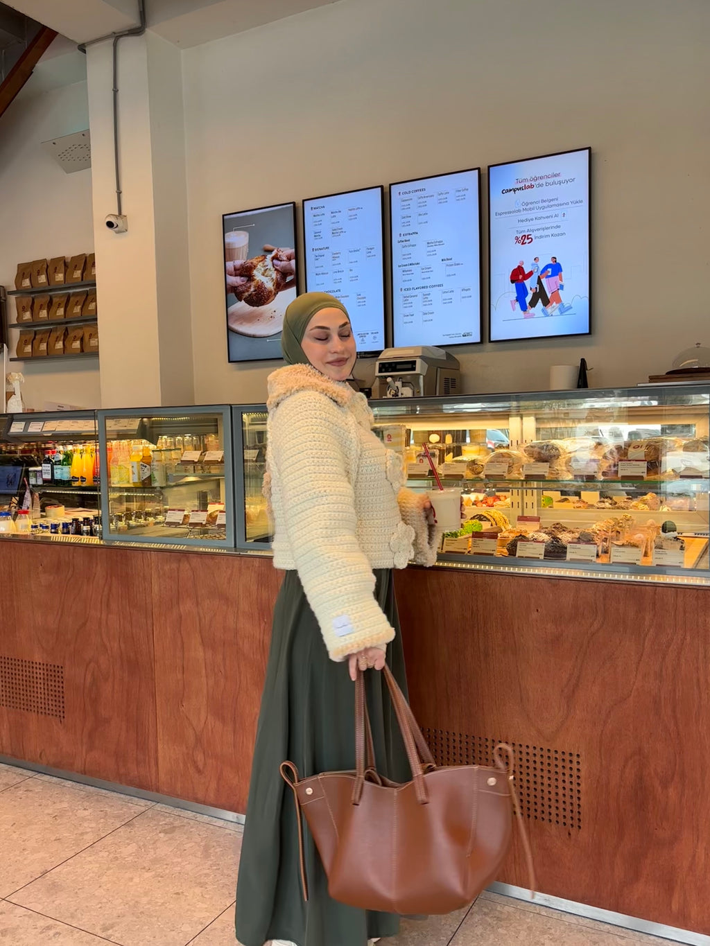 Soft Daisy El Örgüsü Hırka