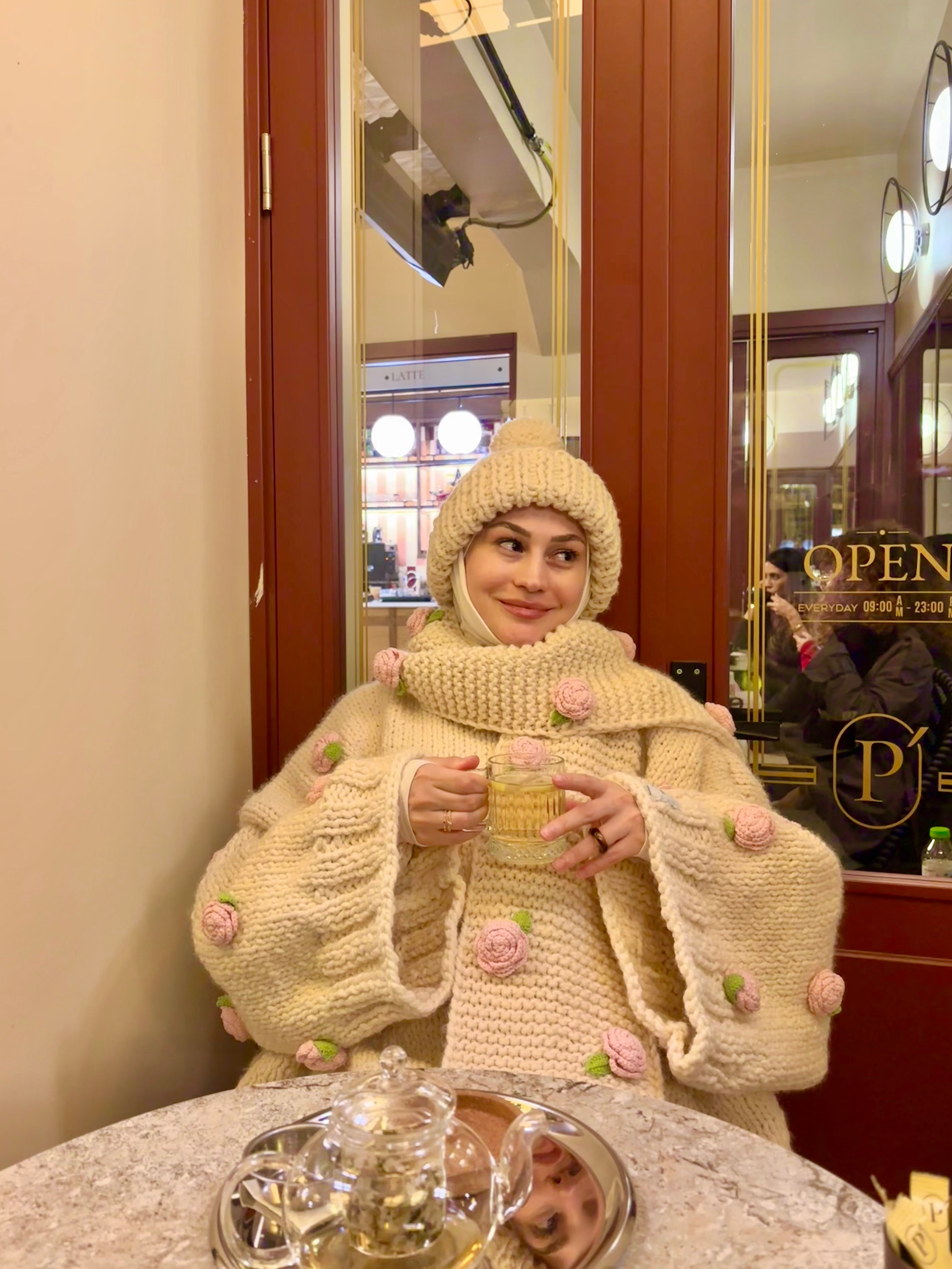 El Örgüsü Rosefield Sweater