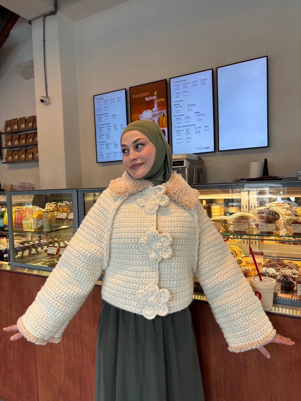 Soft Daisy El Örgüsü Hırka