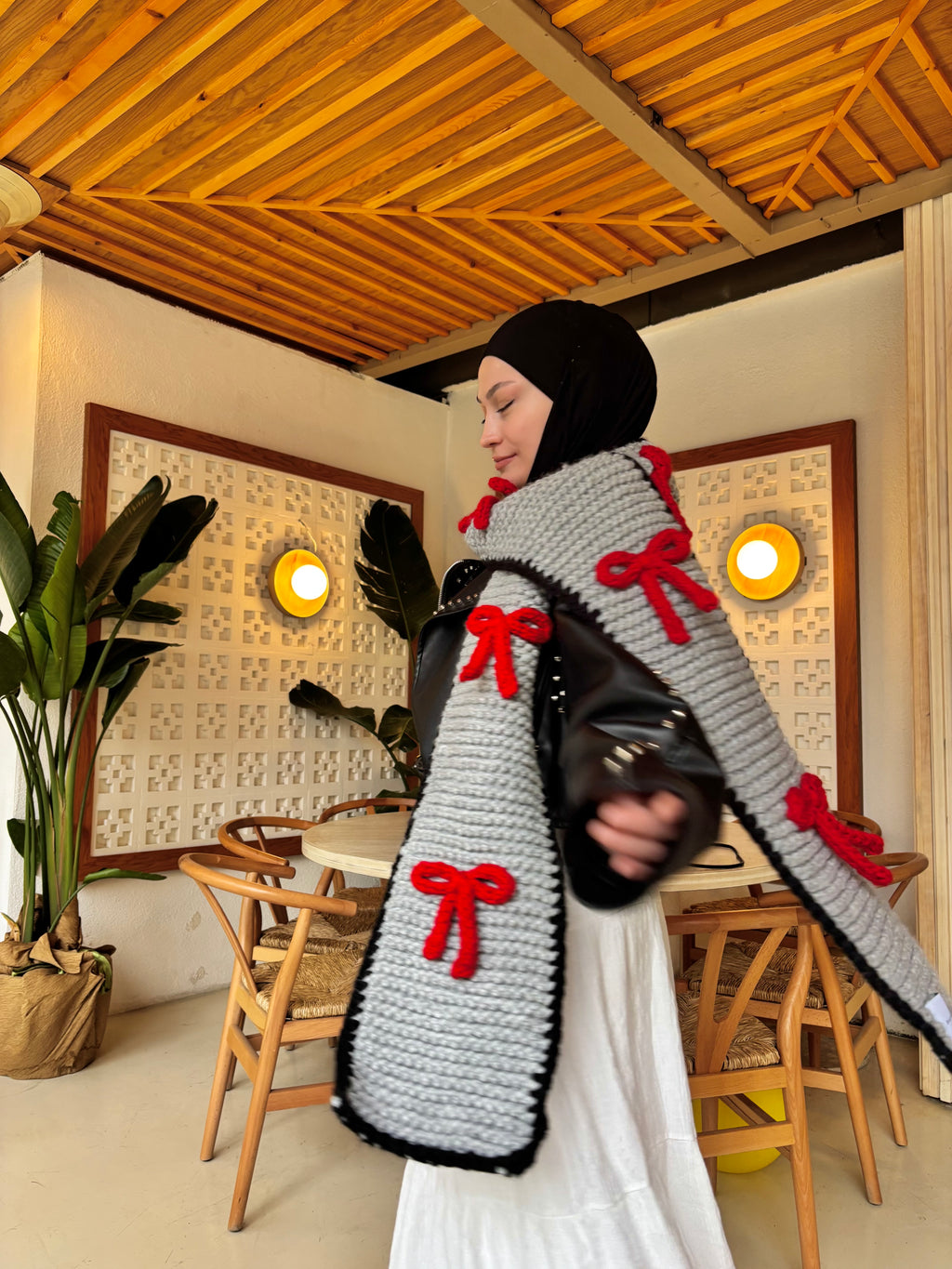 Red Ribbon Scarf + Bere