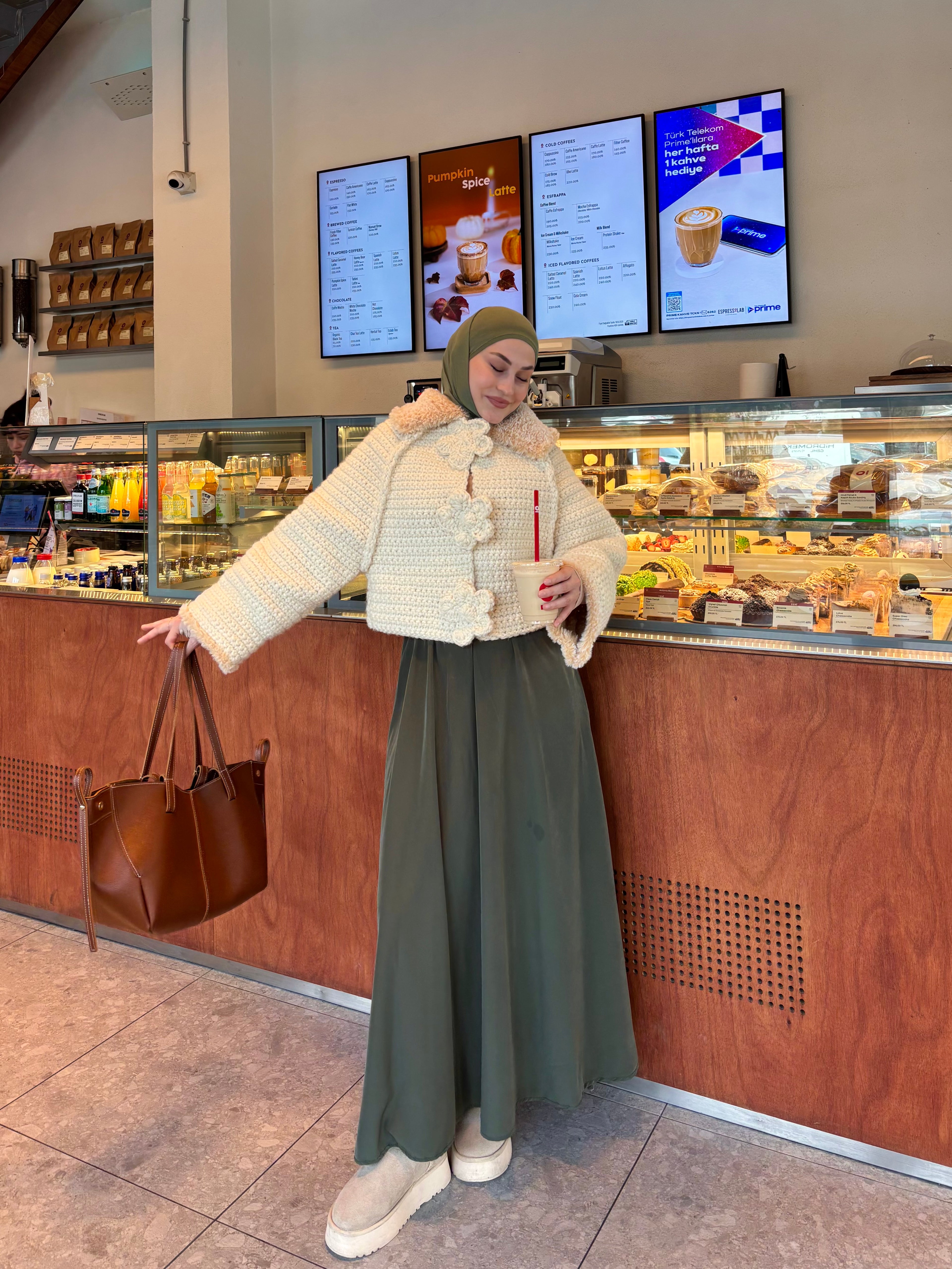 Soft Daisy El Örgüsü Hırka