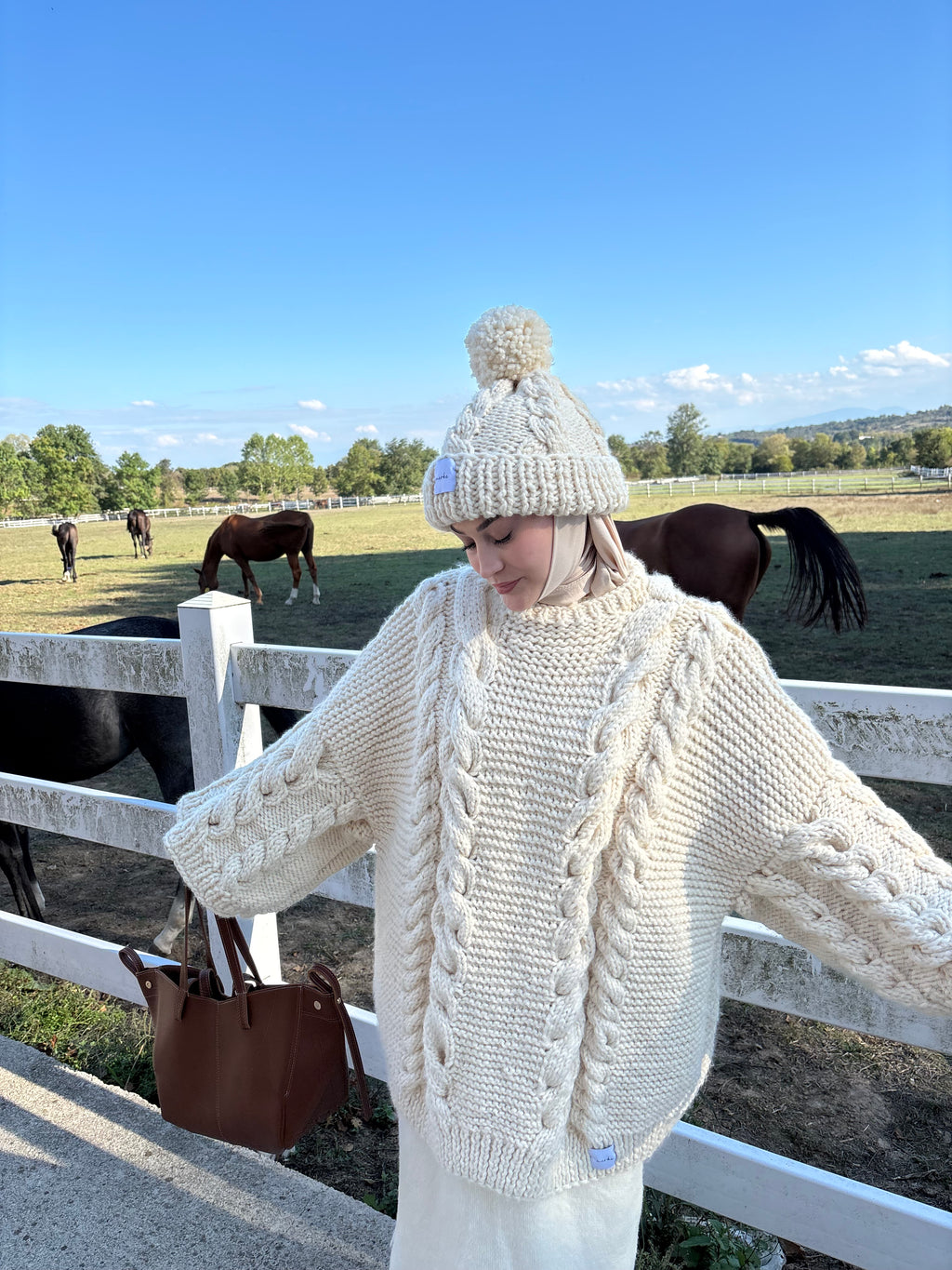 Cream El Örgüsü Kazak