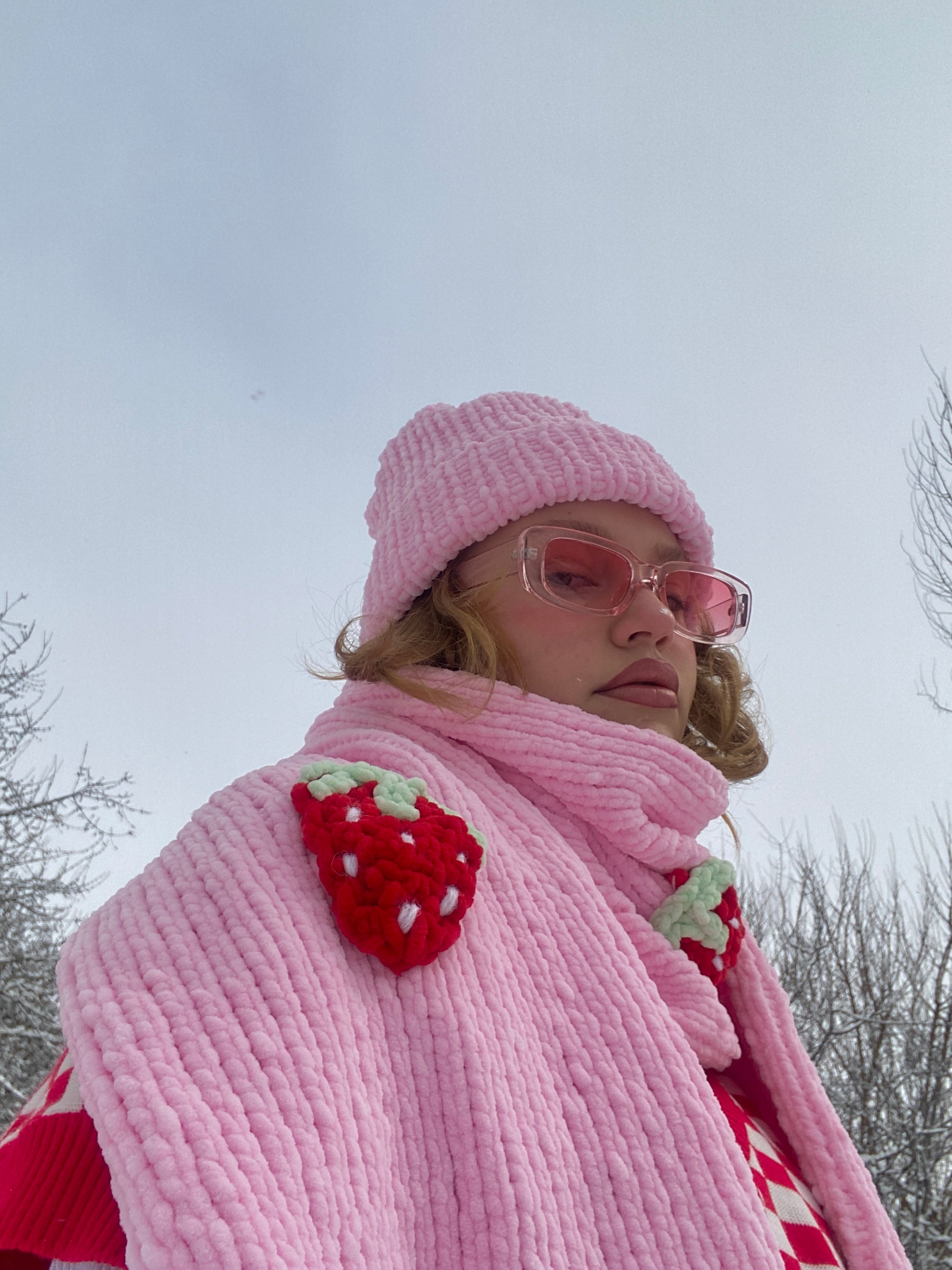 Strawberry El Örgüs atkı + Bere